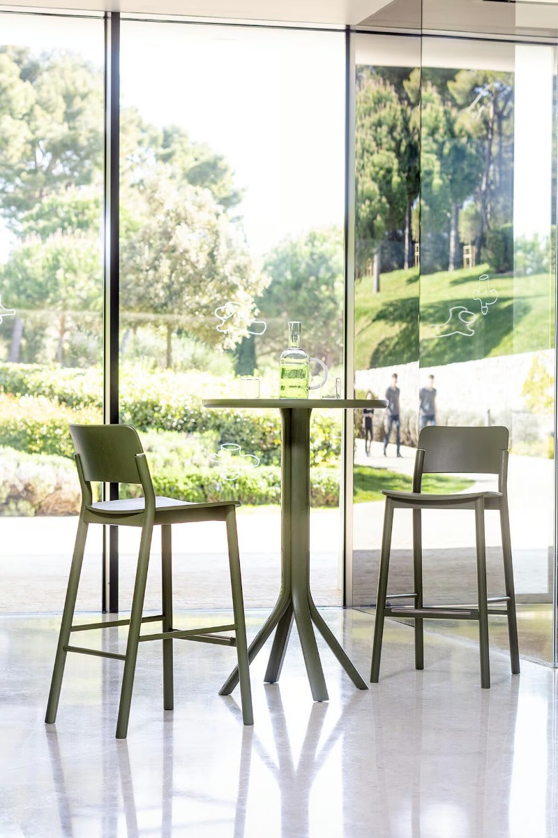 Massivholz-Barhocker Spark – Komfort & Stil für Gastronomie und Hotels 6 Massivholz-Barhocker Spark – Komfort & Stil für Gastronomie und Hotels – Bild 7